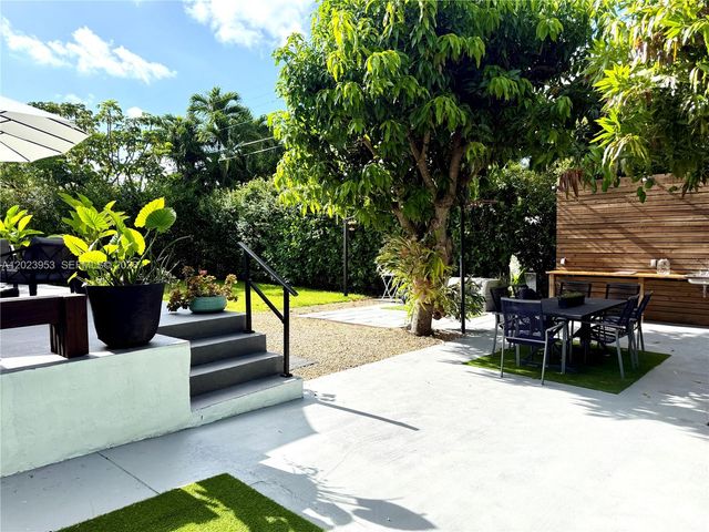 3280 SW 16th Ter, Miami, FL 33145