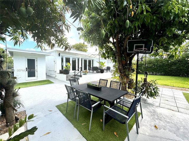 3280 SW 16th Ter, Miami, FL 33145