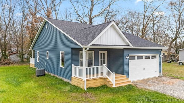 161 S Fifth Street, Austin, IN 47102