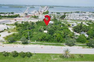 2017 N 3rd Street, Fort Pierce, FL 34946