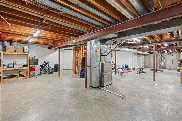 1112 NE Long Ridge Road, Lee's Summit, MO 64064