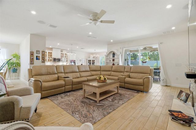 11750 LAKE LUCAYA DRIVE, Riverview, FL 33579