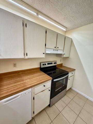 3764 N UNIVERSITY Drive I-8, Coral Springs, FL 33065