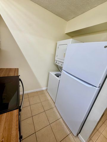 3764 N UNIVERSITY Drive I-8, Coral Springs, FL 33065