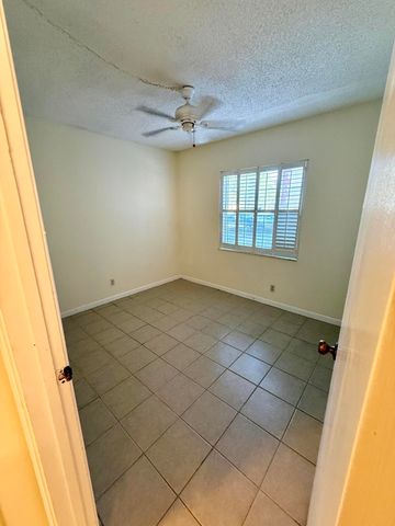 3764 N UNIVERSITY Drive I-8, Coral Springs, FL 33065