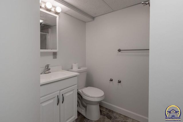 1512 SW 29th TER, Topeka, KS 66611