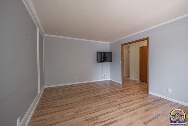 1512 SW 29th TER, Topeka, KS 66611