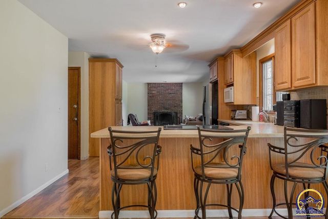 1512 SW 29th TER, Topeka, KS 66611