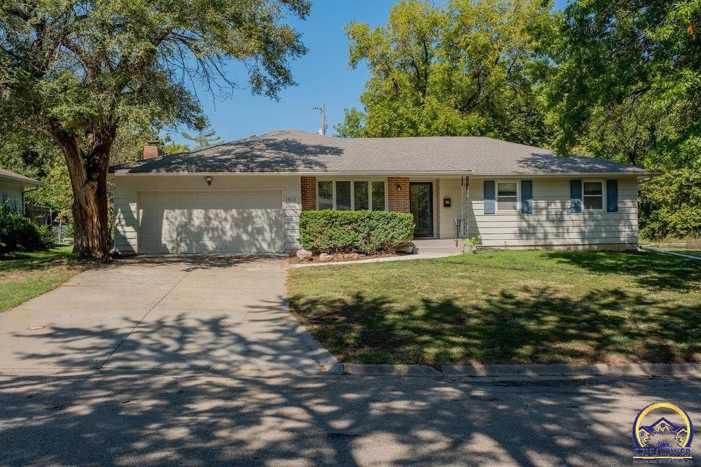 1512 SW 29th TER, Topeka, KS 66611