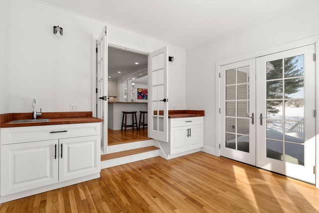 31 College Road, Wellesley, MA 02482