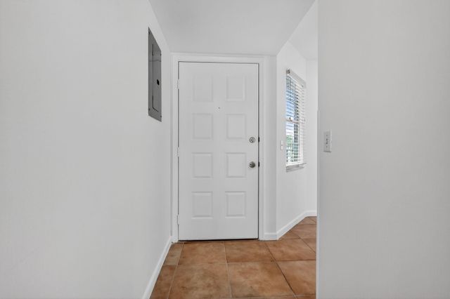 12950 SW 13th St 203 D, Pembroke Pines, FL 33027