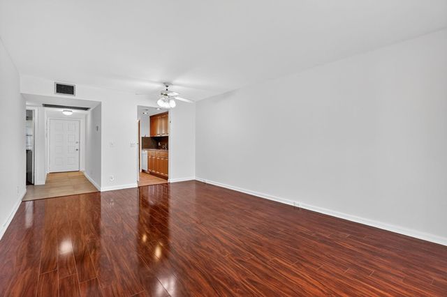 12950 SW 13th St 203 D, Pembroke Pines, FL 33027