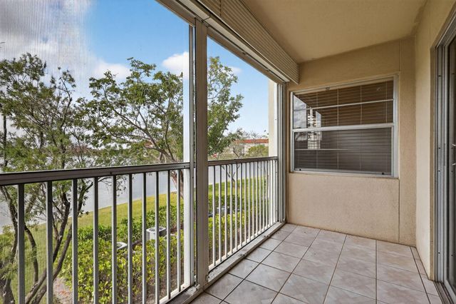 12950 SW 13th St 203 D, Pembroke Pines, FL 33027