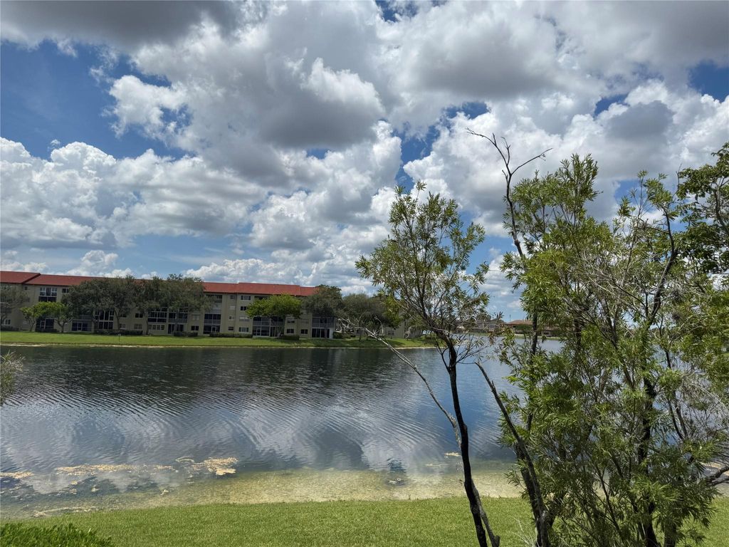 12950 SW 13th St 203 D, Pembroke Pines, FL 33027