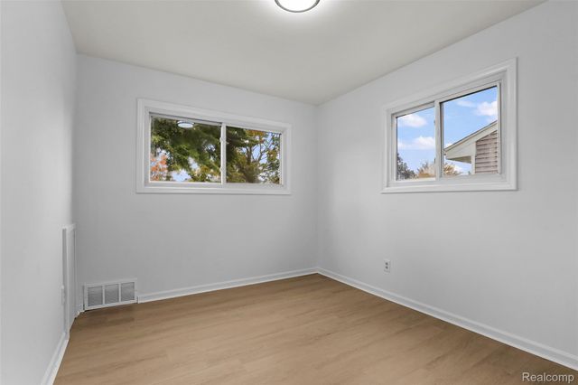 873 Schuman Street, Garden City, MI 48135