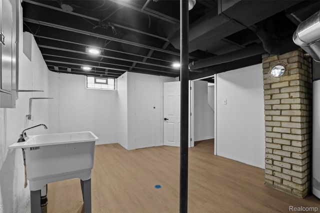 873 Schuman Street, Garden City, MI 48135