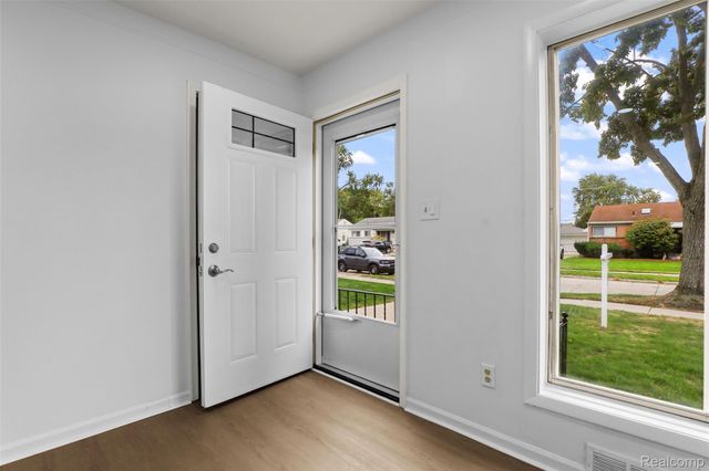 873 Schuman Street, Garden City, MI 48135