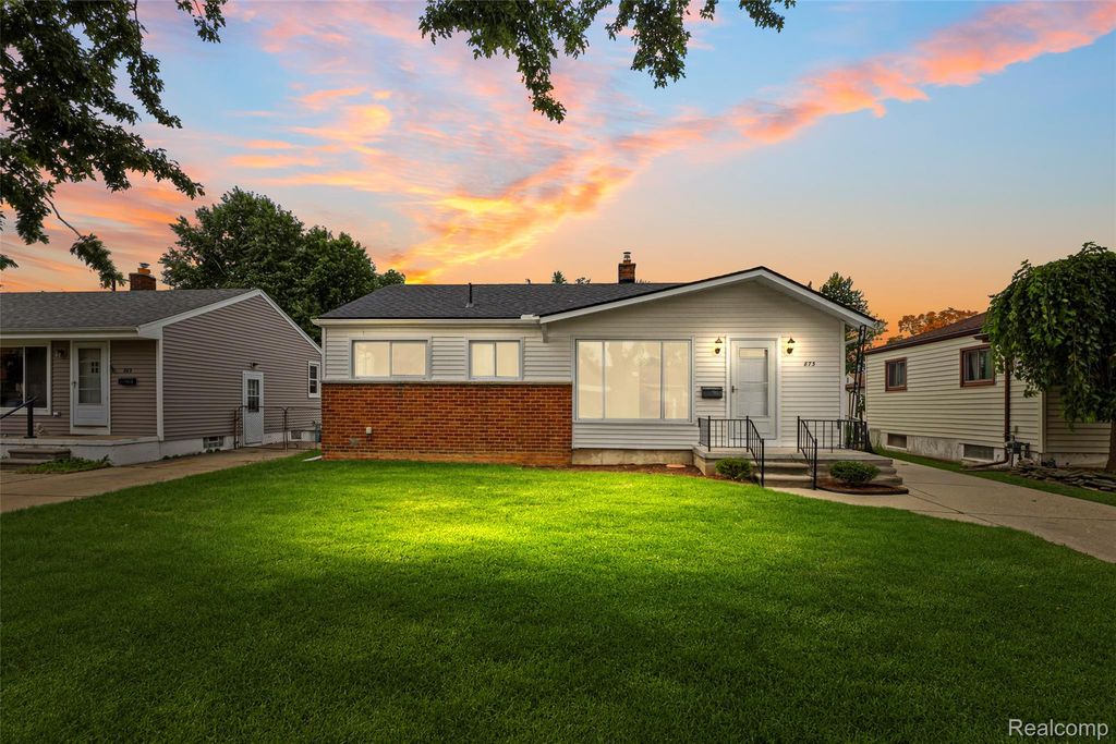 873 Schuman Street, Garden City, MI 48135