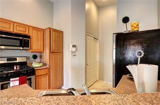 6583 Strolling Plains Lane 101, Henderson, NV 89011