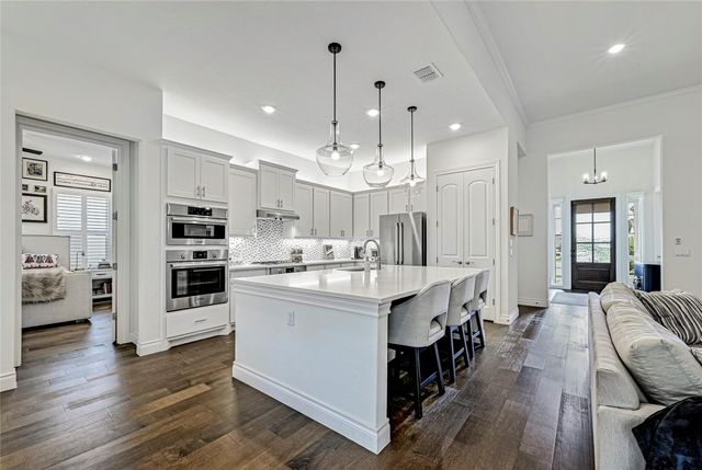 120 Delfino PL, Horseshoe Bay, TX 78657