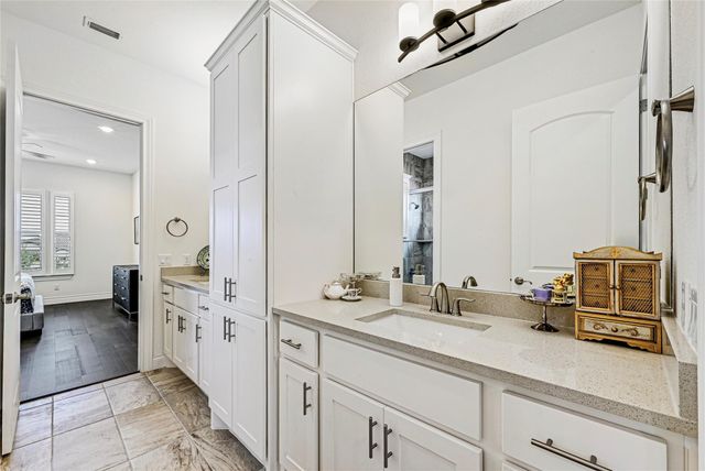 120 Delfino PL, Horseshoe Bay, TX 78657