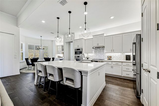 120 Delfino PL, Horseshoe Bay, TX 78657