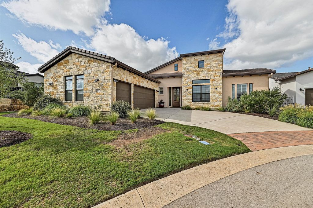 120 Delfino PL, Horseshoe Bay, TX 78657