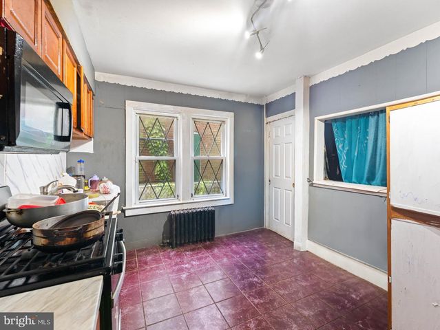 37 CHRISTOPH AVE, Trenton, NJ 08618
