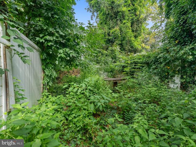 37 CHRISTOPH AVE, Trenton, NJ 08618