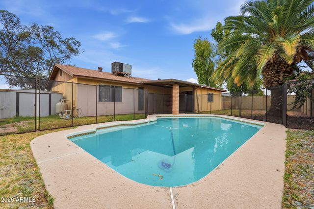 5537 W MICHIGAN Avenue, Glendale, AZ 85308