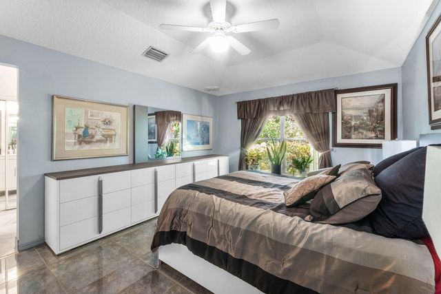 3007 Casa Rio Court, Palm Beach Gardens, FL 33418