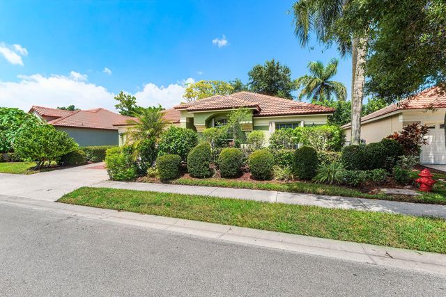 3007 Casa Rio Court, Palm Beach Gardens, FL 33418