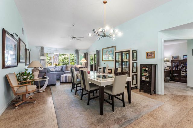 3007 Casa Rio Court, Palm Beach Gardens, FL 33418