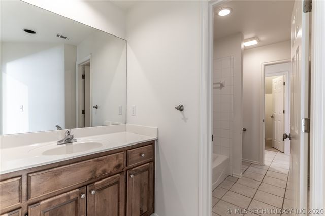 8303 S 69th East Avenue, Tulsa, OK 74133