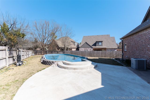 8303 S 69th East Avenue, Tulsa, OK 74133