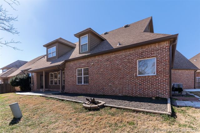 8303 S 69th East Avenue, Tulsa, OK 74133