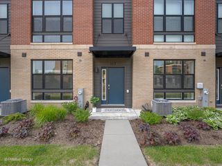 317 Summit Circle, Lombard, IL 60148