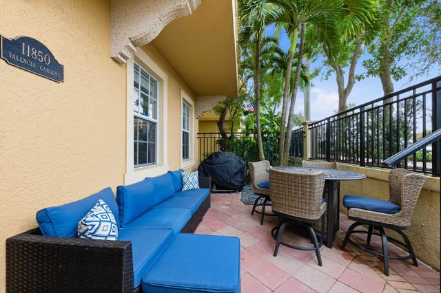11850 Valencia Gardens Avenue, Palm Beach Gardens, FL 33410