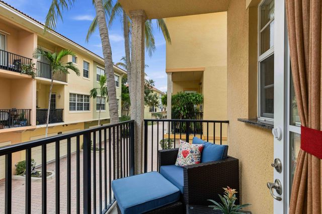 11850 Valencia Gardens Avenue, Palm Beach Gardens, FL 33410