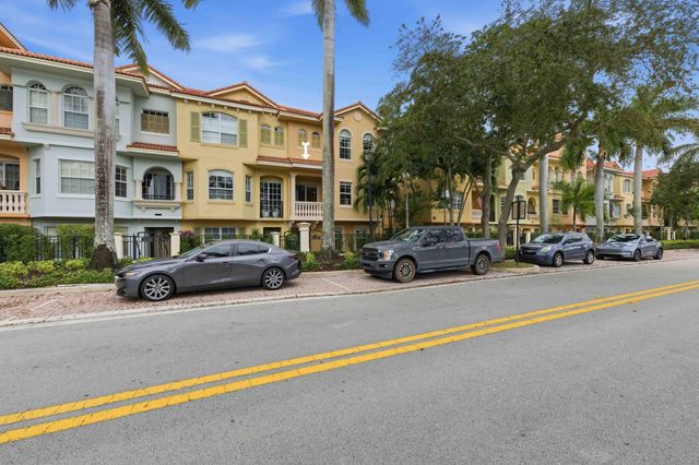11850 Valencia Gardens Avenue, Palm Beach Gardens, FL 33410