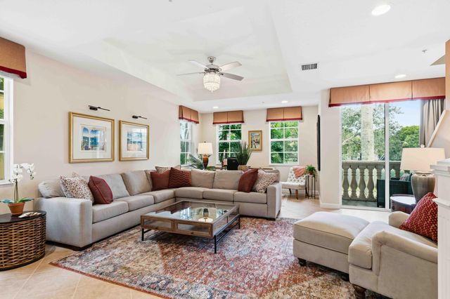 11850 Valencia Gardens Avenue, Palm Beach Gardens, FL 33410