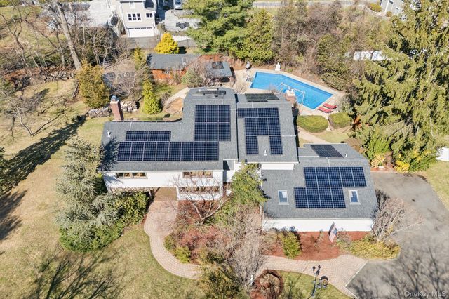 1 Allenby Drive, Northport, NY 11768