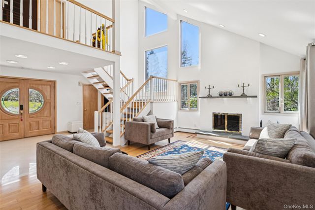 1 Allenby Drive, Northport, NY 11768