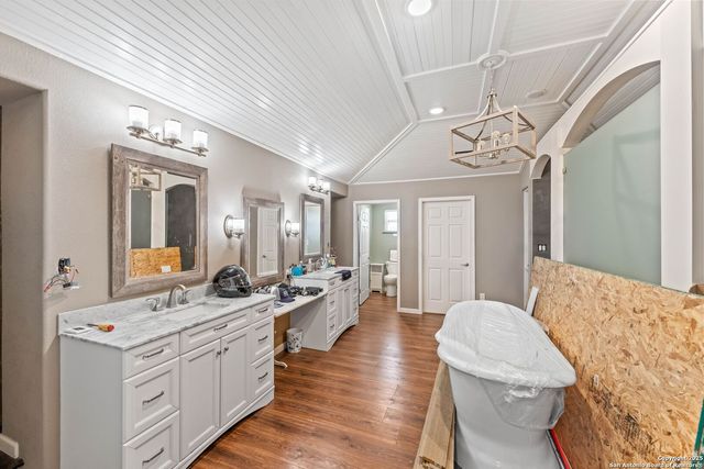 1220 Inspiring View, Canyon Lake, TX 78133