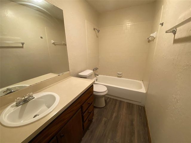 517 Peppertree Lane, Midwest City, OK 73110