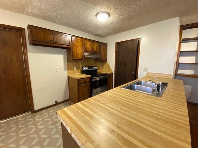 517 Peppertree Lane, Midwest City, OK 73110