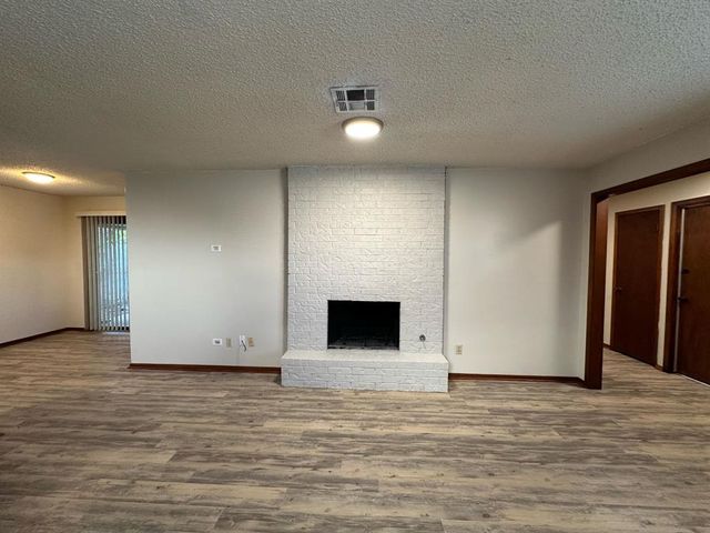 517 Peppertree Lane, Midwest City, OK 73110