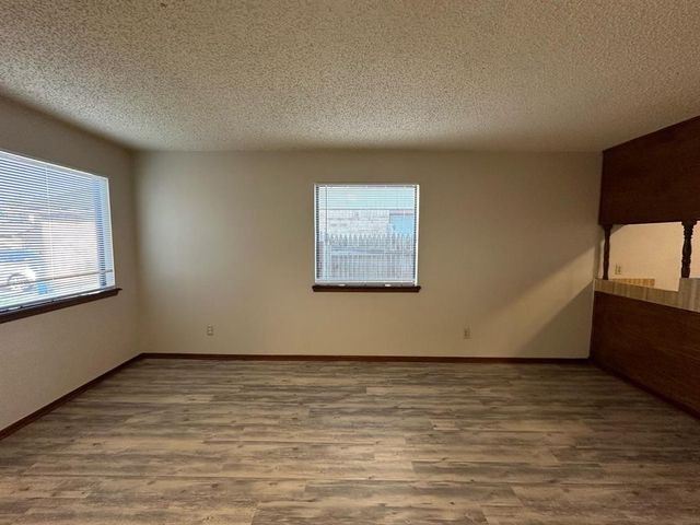 517 Peppertree Lane, Midwest City, OK 73110