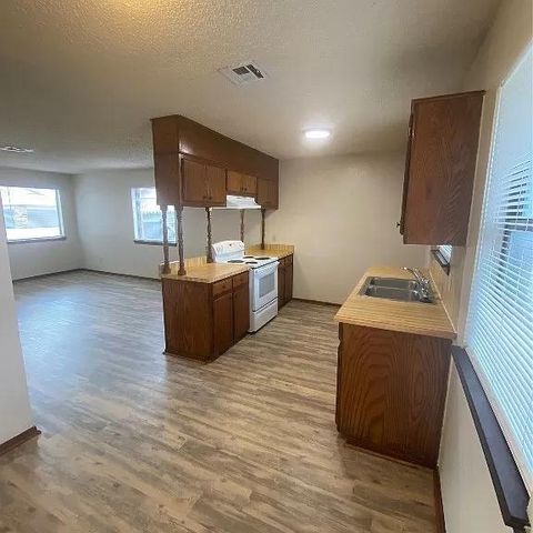 517 Peppertree Lane, Midwest City, OK 73110