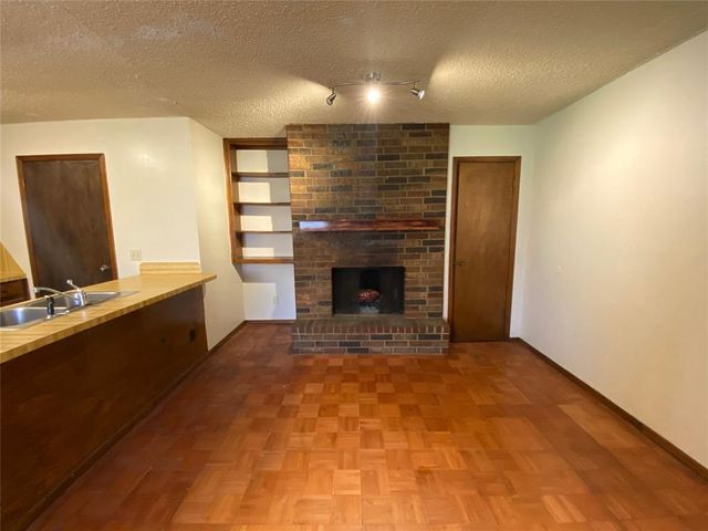 517 Peppertree Lane, Midwest City, OK 73110